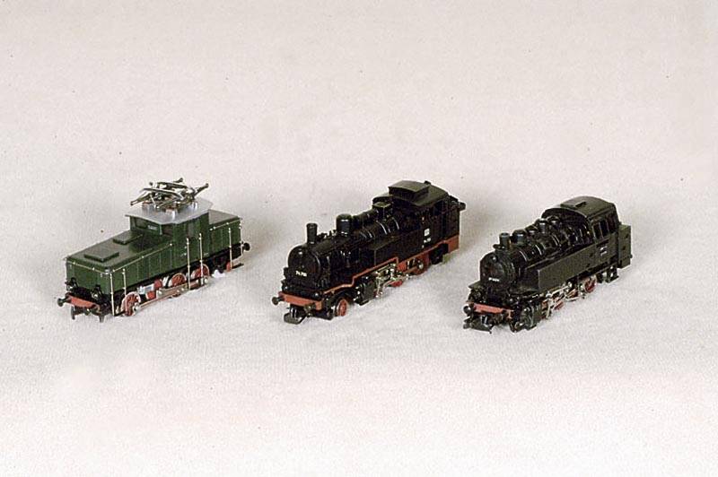 E-Lok, MÄrklin, Mitte 60er Jahre, Spur HO, Nr. 3001, Betr.-Nr. E 6302, grÜn, lt. Einl. funktionsfÄhig, sammelwÜrdig, min. bespielt, guter ...