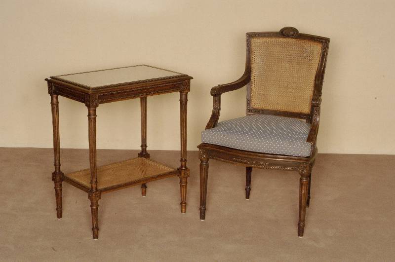 Armlehnstuhl, deutsch, um 1880, Louis XV -Stil, Buche massiv, nußbaumfarben, gedrechselte Beine, kanneliert, RÜcken und SitzflÄche mit ...