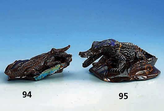 Vollplastische Skulptur aus Opal in Form eines Leistenkrokodils, Opal mit Matrix, qualitÄtvolle Schnitzerei, L. ca. 12 cm