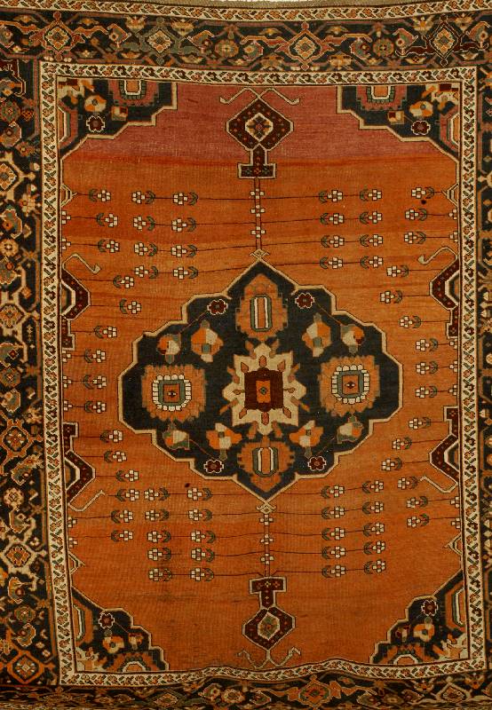 Bergama, Türkei, ca. 1930 Jahre, Wolle auf Wolle, ca. 200 x 158 cm, Schätzwert: 1200.- EURO, EHZ: 4. Farblich wie Musterlich eine gut gelungene ...