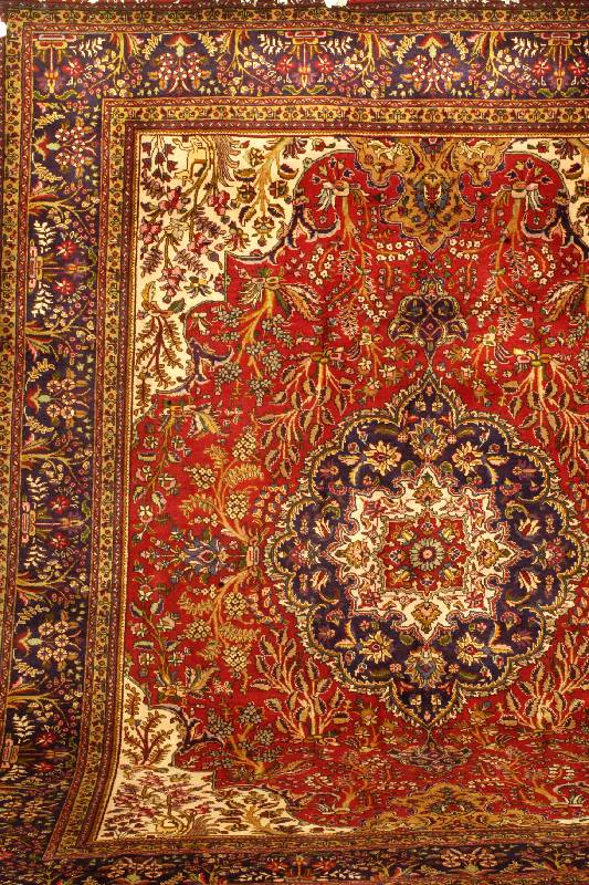 Täbriz, Persien, ca. 50 Jahre, Wolle auf Baumwolle, ca. 379 x 300 cm, Schätzwert: 2900.- EURO, EHZ: 2-3