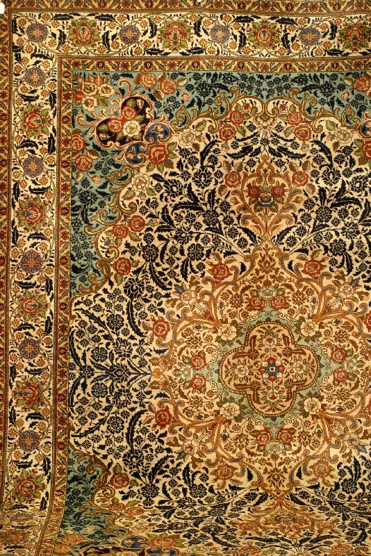Täbriz Alt, Persien, um 1930, Wolle auf Baumwolle, ca. 394 x 283 cm, Schätzwert: 3800.- EURO, EHZ: 3. Prächtiger Täbriz aus Nor dpersien in ...