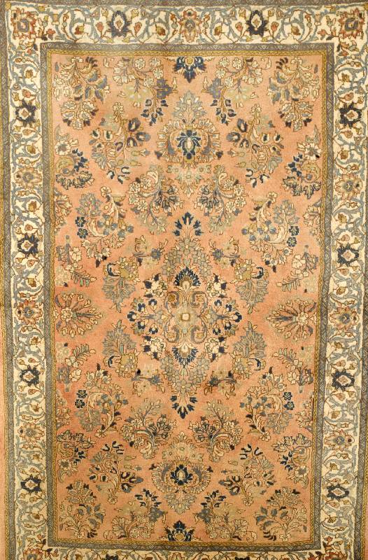 Sarogh, Persien, ca. 30 Jahre, Wolle auf Baumwolle, ca. 240 x 128 cm, Schätzwert: 1250.- EURO, EHZ: 2, ausgebleicht. Lachs farbe nder Fond.