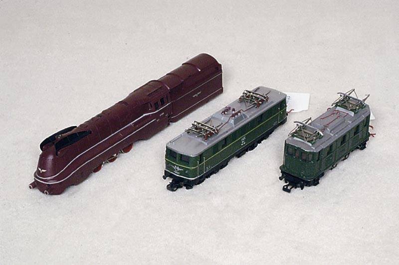 Stromlinienlok, MÄrklin, um 1970, Spur HO, Nr. 3089, lt. Einl. funktionsfÄhig, guter Zustand, sammelwÜrdig