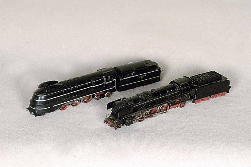 Stromlinienlok, MÄrklin, 1951-53, Spur HO, Nr. 3007.16, Betr.-Nr. SK 800, funktionsfÄhig, l. bespielt, sammelwÜrdig, selten