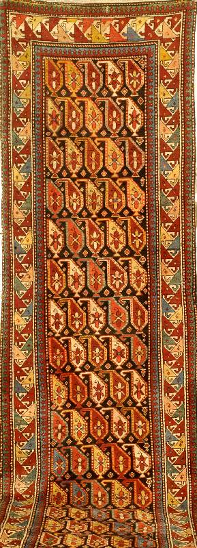 Gendje, Südrussland Zentralkaukasus, 19. Jah rhundert, Wolle auf Wolle, ca. 358 x 100 cm, S ch?tzwert: 5300.- Euro, Ehz: 2 (minimal repera tur ...