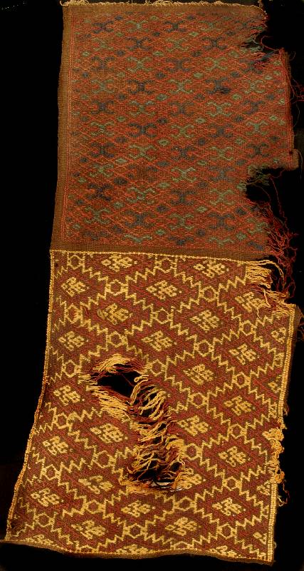 Tasche flachgewebe, Re-Kolumbianisch, ca. 1000 Jahre, Wolle auf Wolle, ca. 49 x 22 cm, Schätzwert: 1600.- EURO, EHZ: 4-5. Reine Pflan zenfarben, ...