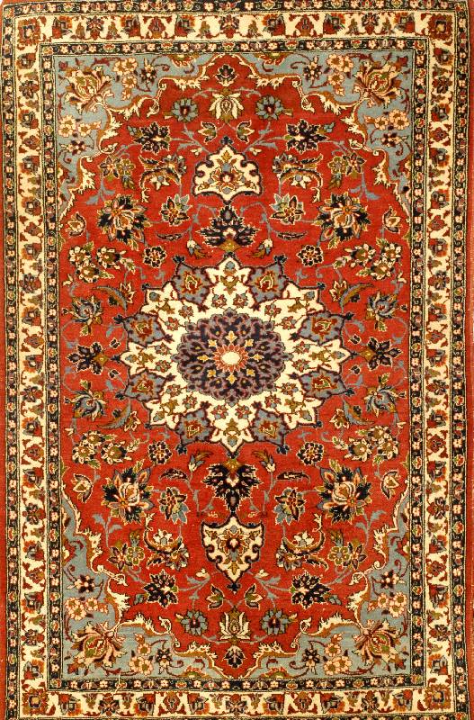 Esfahan (Mobareke), Persien, Korkwolle, ca 155 x 100 cm. Ehz: 2-3. Schätzwert: 980.- EURO . Feine Knüpfung.