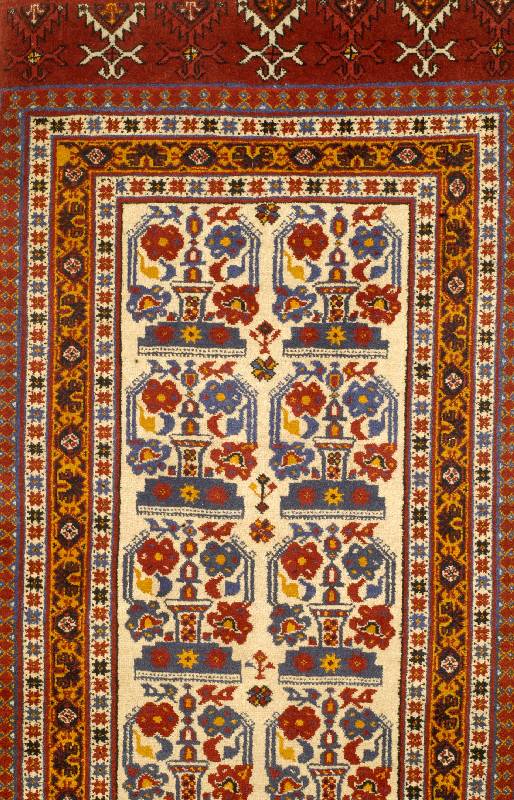 Uzbekestan, Russland, ca. 60 Jahre, Wolle auf Wolle, ca. 212 x 107 cm, Schätzwert: 900.- EURO, EHZ: 2