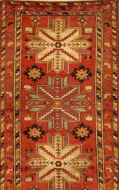 Kazak, Kaukasus, um 1910, Wolle auf Wolle, ca. 200 x 116 cm, Schätzwert: 2100.- EURO, EHZ: 3. Sehr aussergewöhnliche Musterung die be i ...