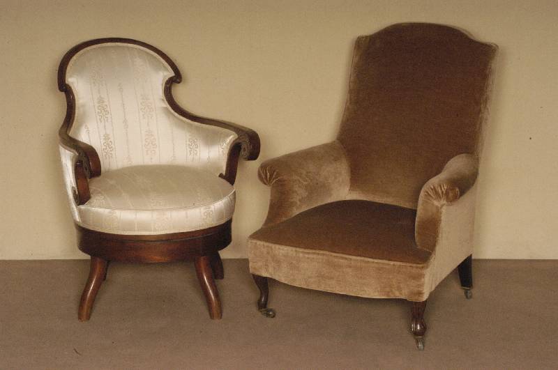 Hochlehnsessel, wohl deutsch, um 1890, GrÜnderzeit, Vollpolster, Gebrauchsspuren, ca. 99x75x71 cm, Sh. 32 cm, St. 58 cm, Abbildung rechts