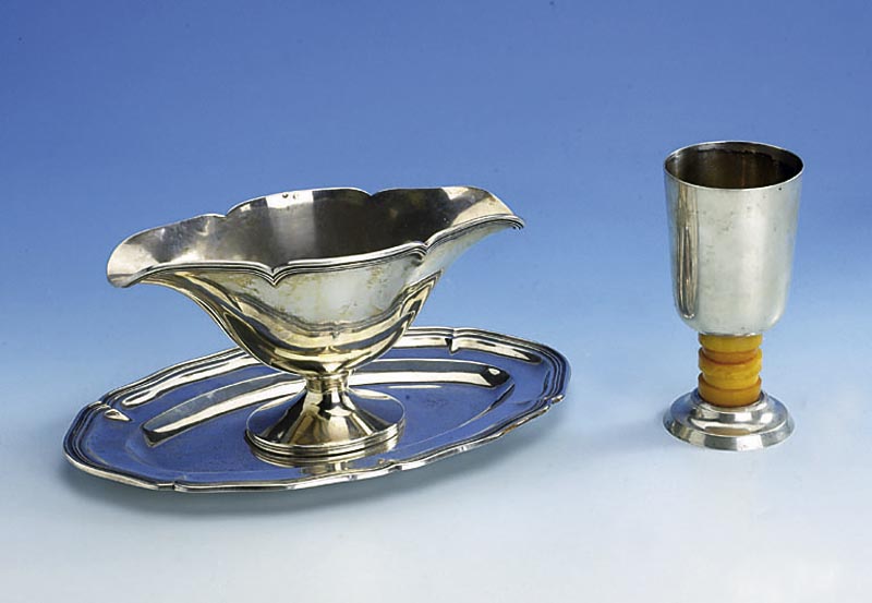 Sauciere, Spanien nach 1956, 800er Silber, Barockstil, hervorragende Verarbeitung, Mei- stermarke unged., wohl fÜr den franz. Markt hergestellt, ...