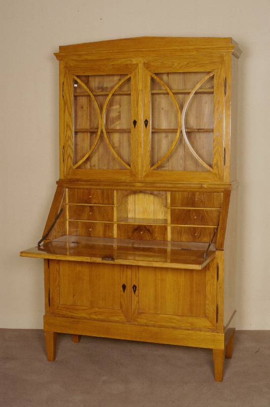 SekretÄr, deutsch, um 1820/40, Biedermeier, Korpus Esche massiv, FÜße und RÜckwand wohl spÄter, Innenleben neu angefertigt, konische Beine, ...