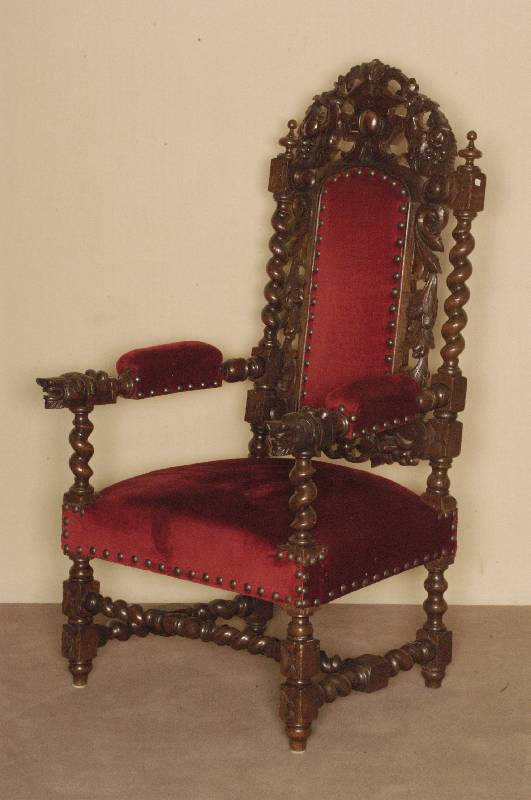 Prunksessel, Frankreich, um 1880, Eiche massiv, reiche Drechselarbeiten, BekrÖnung mit Obst- und Vogeldekor, Armlehne verziert mit geschnitzten ...