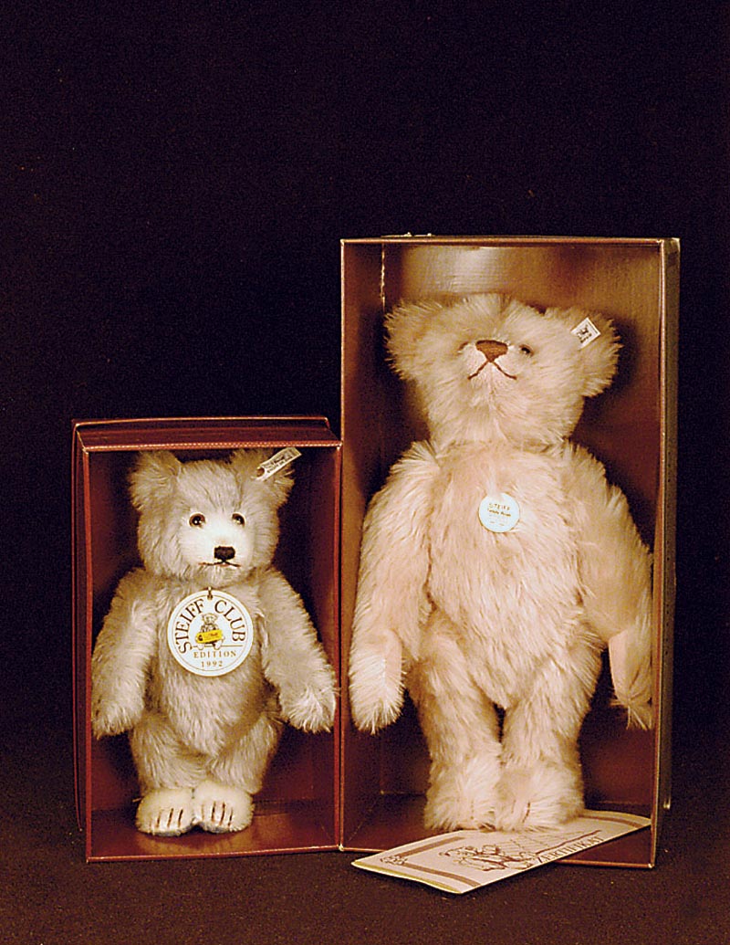 Steiff-Teddy, 80er/90er Jahre, Replika nach dem Vorbild von 1925, rosefarbener MohairplÜsch, mit Knopf und Fahne, limitierte Auflage von 10000 ...