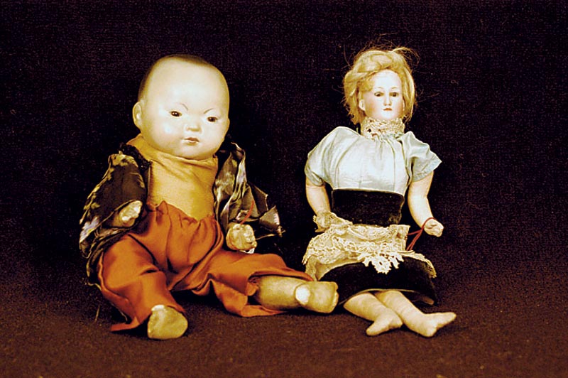 Porzellankopfpuppe, Armand Marseille, 30er/40er Jahre, asiatisches Baby, MassegliederkÖrper, Steifgelenke, diese z.T. best., schÖne Bemalung, H. ...