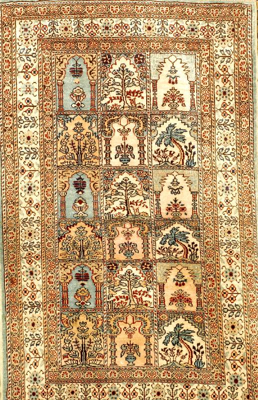 Kaiseri, TÜrkei, ca. 40 Jahre, reine Naturseide, ca. 100 x 61 cm, SchÄtzwert: 1300.- EURO, EHZ: 1-2