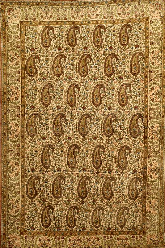 Ghom Kork, Persien, ca. 50 Jahre, Korkwolle, ca. 213 x 136 cm, SchÄtzwert: 2200.- EURO, EHZ: 2. Guter Zustand. Sog. Bothe Musterung auf hellen ...