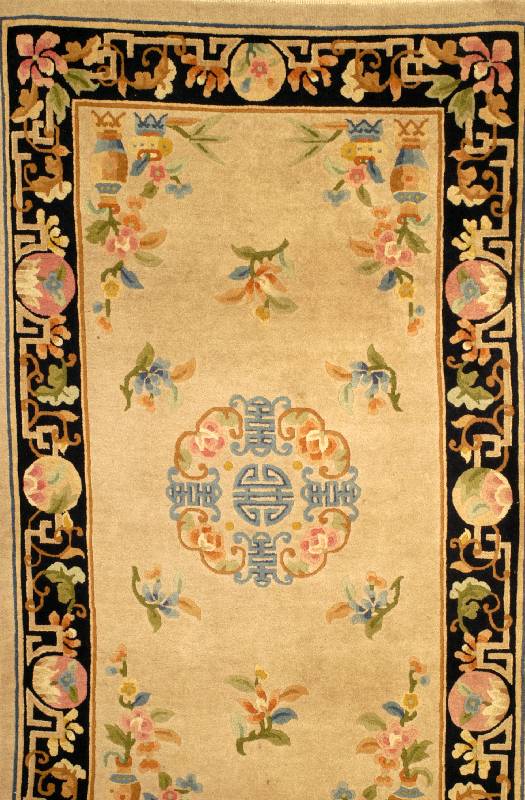 China, ca. 40 Jahre, Wolle auf Baumwolle, ca. 220 x 123 cm, SchÄtzwert: 700.- EURO, EHZ: