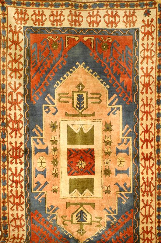 Kozak, TÜrkei, um 1960, Wolle auf Wolle, ca. 320 x 183 cm, SchÄtzwert: 1800.- EURO, EHZ: 3. SchÖne Farbgestalt. Kaukasische Muster ung.