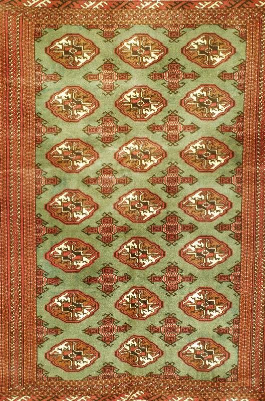 Torkman, Persien, Wolle auf Baumwolle, ca. 180 x 135 cm, Schätzwert: 620.- EURO, ca. 30 Jahre alt, selten mit hellgrünen Grund, dek orativ.