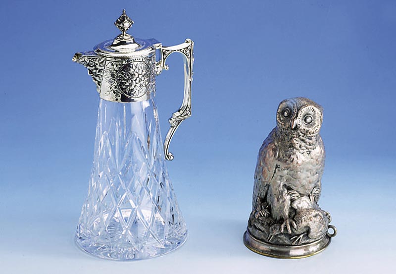 Sturzbecher "Uhu auf geschlagener Schnepfe", Kupfer und Messing versilbert, um 1890, komplett nachgestochen, Versilberung ber., sign. ...