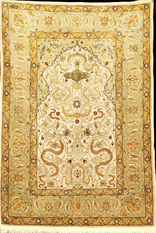 Weißgrundiger Seiden Hereke sign., TÜrkei, um 1920/30, Reine Naturseide, ca. 121 x 85 cm, Ehz: 1-2. SchÄtzwert: 7500.- EURO. SchÖner und edler ...