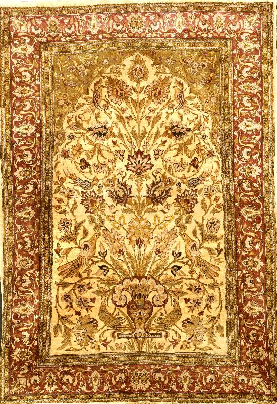 Isanbul Seide alt, TÜrkei, ca. 50 Jahre, reine Naturseide, ca. 147 x 103 cm, SchÄtzwert: 3500.- EURO, EHZ: 2 (Guter Zustand ), glanzreiche Seid. ...