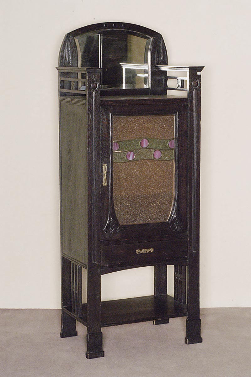 MehrzweckschrÄnkchen, deutsch, um 1900, Korpus Weichholz, Eichefurnier, Designentwurf, wohl MÜnchner WerkstÄtte, 1-tÜrig mit sehr schÖner ...