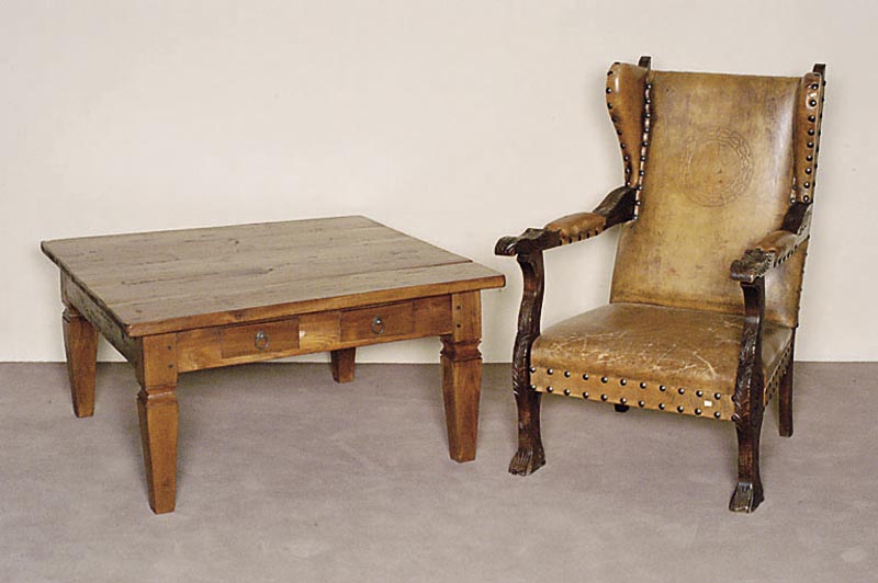 Ledersessel, deutsch, um 1900, Korpus Buche massiv, FÜße und Armlehnen mit Flachschnitzereien, original Lederbezug, Gebrauchsspuren, ca. ...