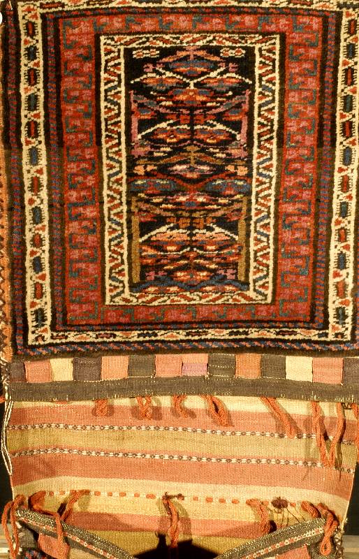 Afschar Doppeltasche, Persien, um 1920, Wolle auf Wolle, ca. 126 x 56 cm, SchÄtzwert: 950.- EURO, EHZ: 3