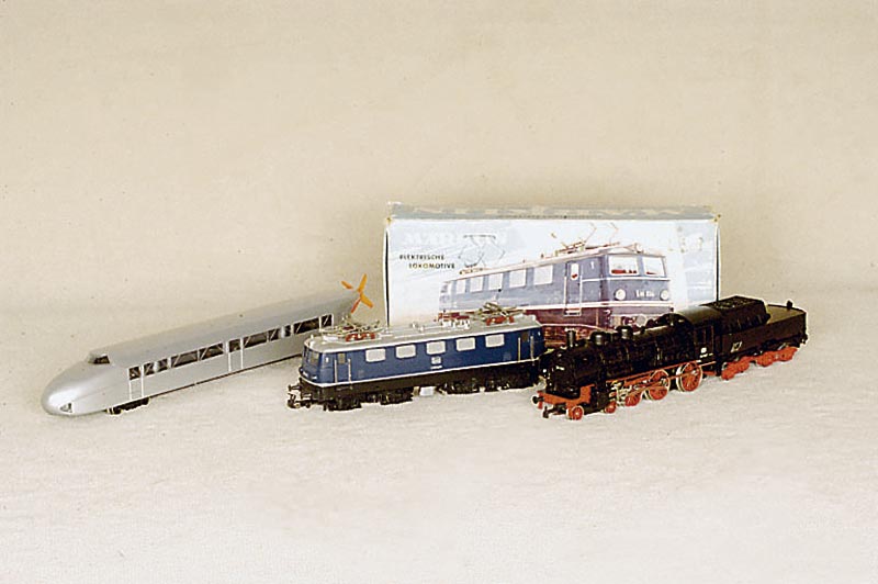 E-Lok, MÄrklin, 1969, Spur HO, Nr. 3034, blau, fast unbespielt, im orig. Karton, lt. Einl. funktionsfÄhig, sammelwÜrdig