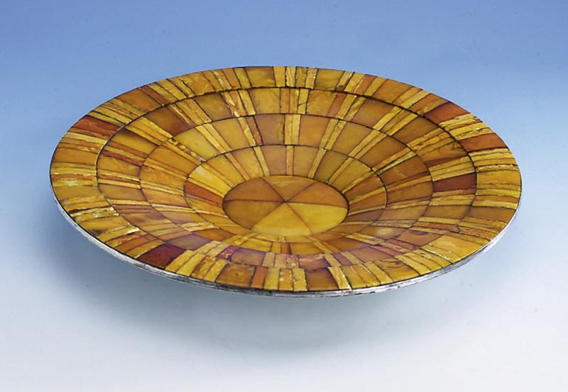 Anbietschale, SBM, 800er Silber, auf Tellerboden Meistermarke unged., Innenwand voll ausgelegt mit BernsteinstÜcke, D. ca. 32 cm, alte Rest., ...