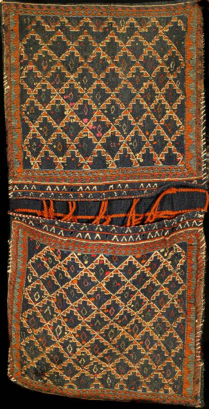 Doppeltasche Gaschgai, Persien, um 1890, Wolle auf Wolle, ca. 90 x 45 cm, SchÄtzwert: 1400.- EURO, EHZ: 2-3. Eine Seltene dunkelblau e Gaschgai ...