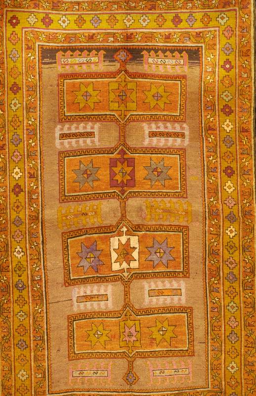 Karabagh, Rußland, um 1930, Wolle auf Wolle, ca. 200 x 125 cm, SchÄtzwert: 1600.- EURO, EHZ: 2-3. SchÖne klare Farbstellung