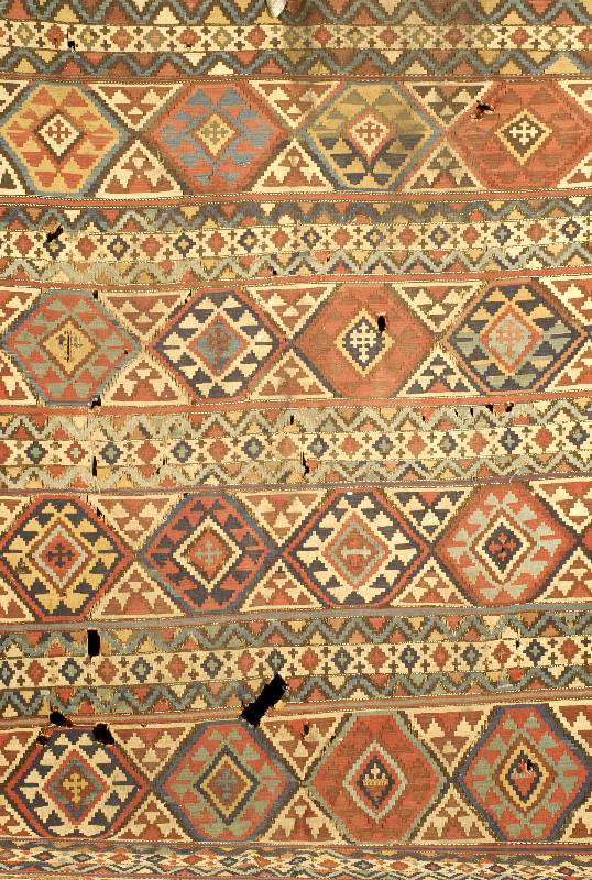 Kelim Schirwan, Rußland, um 1850, Wolle auf Wolle, ca. 235 x 170 cm, SchÄtzwert: 1800.- EURO, EHZ: 5. Ausdrucksstark die stangenartig ...