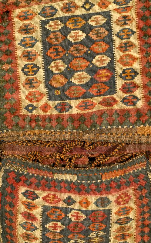 Schahsawan Tasche, Persien, um 1880, Wolle auf Wolle, ca. 84 x 40 cm, SchÄtzwert: 1400.- EURO, flachgewebt, EHZ: 3. Pflanzenfarben, An tik