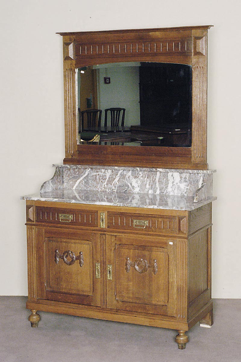 Kommode mit Spiegelaufsatz, deutsch, um 1890 , Eiche massiv und Weichholz, zweitÜriger Korpus mit Louis-XVI-Schnitzereien, LÄngsnutenprofil, ...