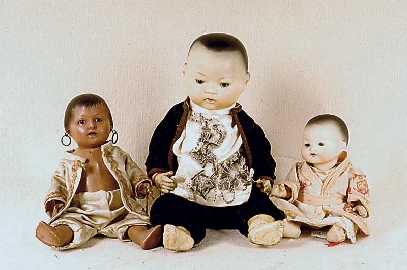 Porzallankopfpuppe, Armand Marseille, um 1926 , asitisches Baby, MassegliederkÖrper, Steifgelenke, geschlossener Mund, braune Schlafaugen, min. ...