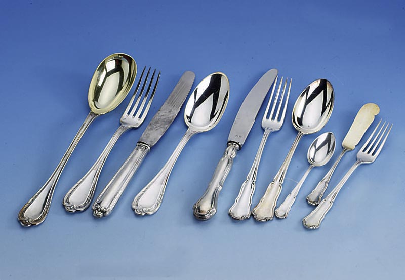 Besteck fÜr 12 Personen, Frankreich um 1880, 950er Silber, Meistermarke Veuve Rissler & Carree, Paris, Nachf. Tetard, best. aus: 12 Messer ...