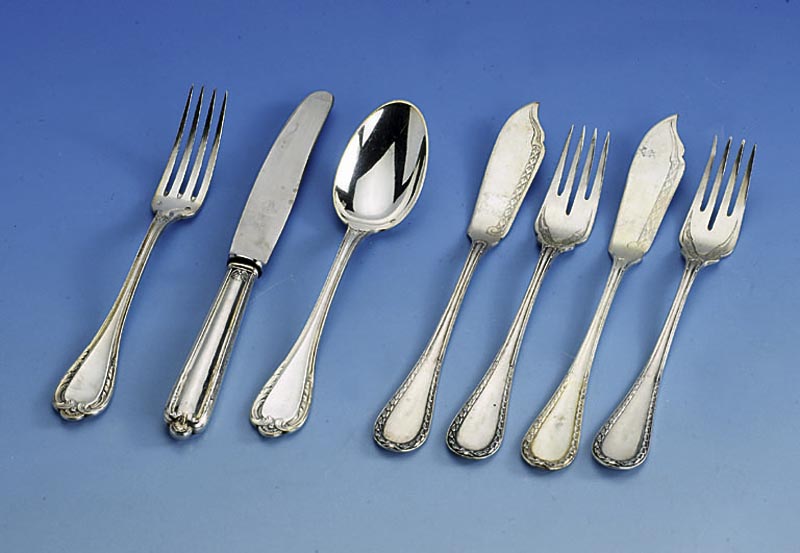 FrÜhstÜcksbesteck fÜr 6 Personen, Frankreich um 1880, 950er Silber, Meistermarke Veuve Rissler & Carree, Paris, Nachf. Tetard, best. aus: 6 ...