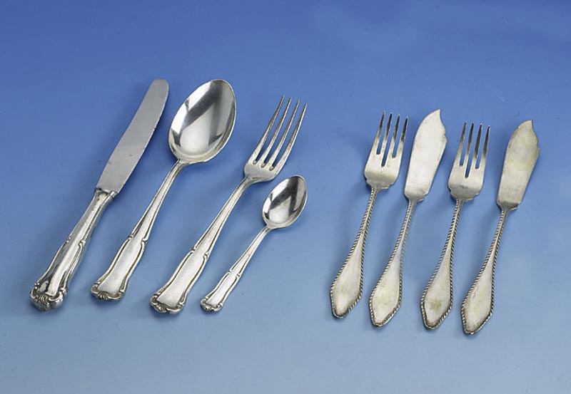 Fischbesteck fÜr 6 Personen, deutsch um 1900, 800er Silber, Kordelverzierung, best. aus: 6 Gabeln und 6 Messer, zus. ca. 545 g, Meistermarke ...