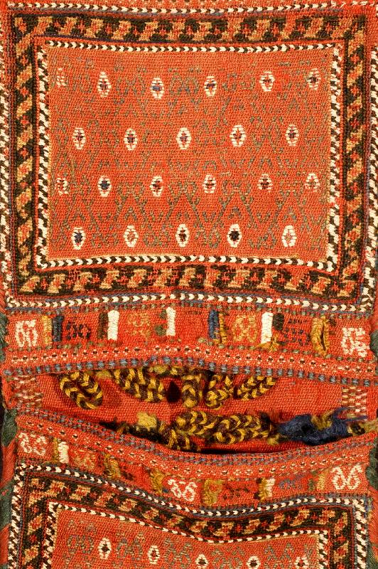 Gashgai Doppeltasche, Persien, um 1900 Antik, Wolle auf Wolle, ca. 65 x 30 cm, SchÄtzwert: 1900.- EURO, EHZ: 2-3. Guter Erhal tungszustand.