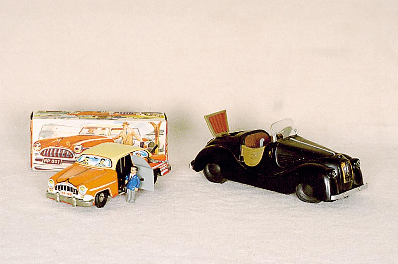 Limousine, HPZ, 50er Jahre, HP-001, bunt lithografiert, im orig. Karton, unbespielt, mit ein- und aussteigendem Fahrer, mit SchlÜssel, sehr guter ...