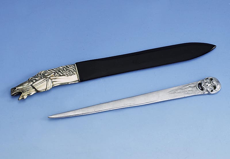 BriefÖffner aus Aluminium, um 1900, bez. E. GyÖrffy 6 Co., Abschluß mit Maskeron, Aluminum war frÜher sehr teuer
