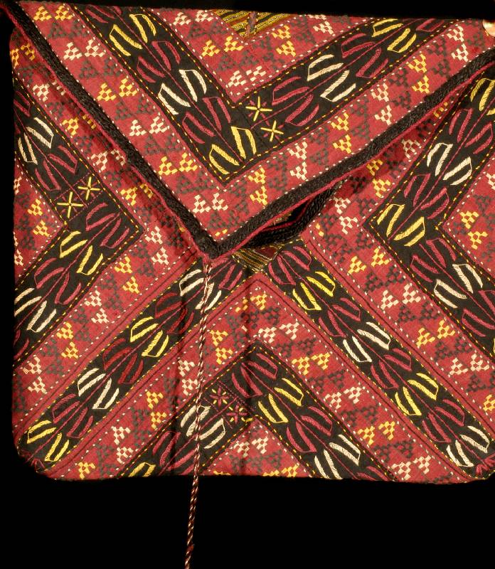Korantasche, Turkestan, 19. Jhd., Baumwolle/ Seidenrips mit reicher Seidensticke rei auf Vorder u. RÜckseite, museal, ca. 34 x 31 cm. Ehz:2, ...