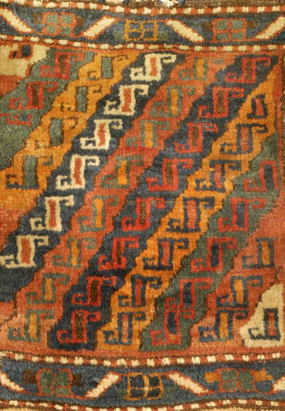 Shahsawan Taschenfront, Persien, um 1910, Wolle auf Baumwolle, ca. 56 x 48 cm, SchÄtzwert:1100.- EURO, EHZ: 3-4