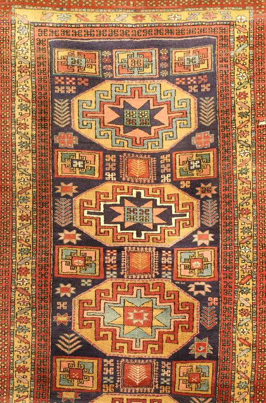 Meschgin, Persien, ca. 60 Jahre, Wolle auf Baumwolle, ca. 287 x 105 cm, SchÄtzwert:1100.- EURO, EHZ: 2-3. Mit Kaukasischer Moghan Muster ung