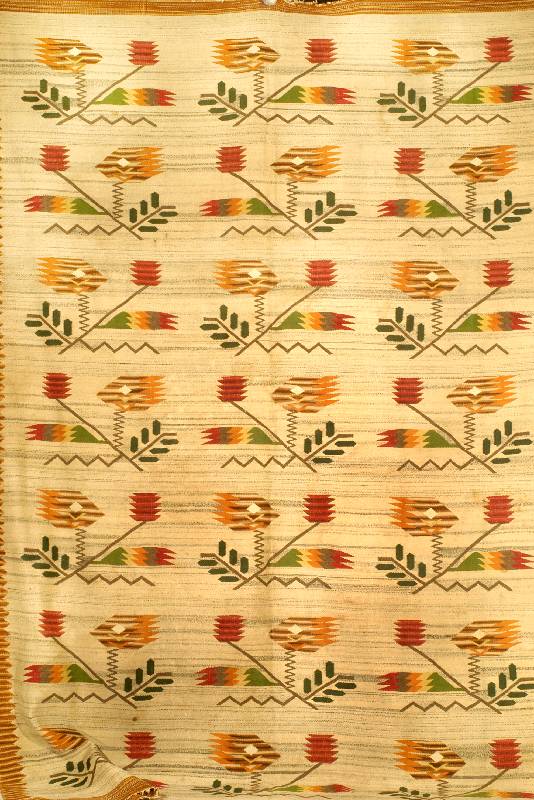 Besarabien, um 1920, Wolle auf Jute, ca. 288 x 200 cm, SchÄtzwert: 1800.- EURO, EHZ: 3. Mit sogennanten Navaho Kelim Motiv.