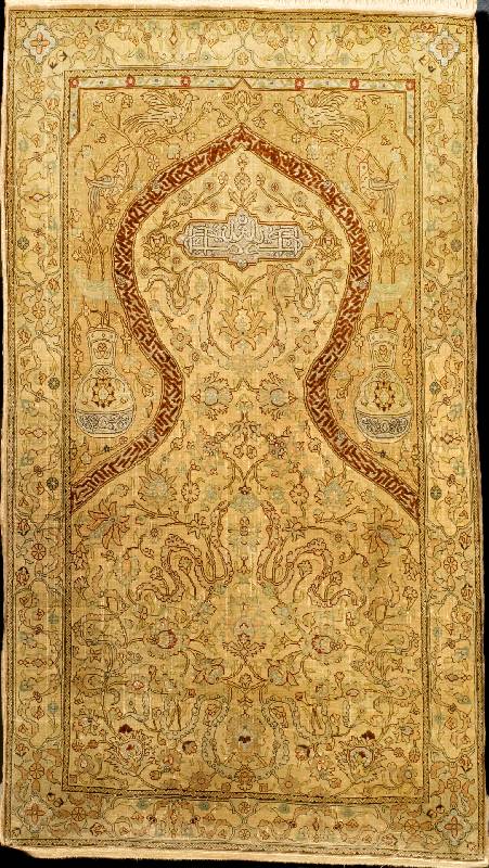 Hereke Seide sign., TÜrkei, um 1920 alt, fe ine glanzreiche Naturseide, ca. 123 x 70 cm, S chÄtzwert: 4900,- EURO. Ehz: 2-3 (Altersbeding t gut ...